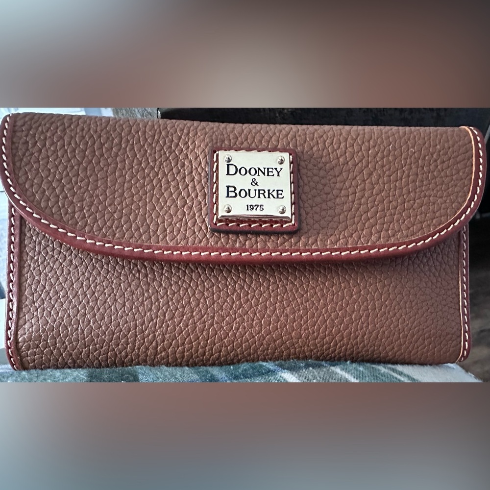 Dooney & Bourke Brown Leather Women's Wallet